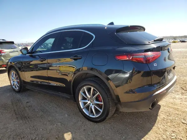 ZASFAKBN5J7B64193 2018 ALFA ROMEO STELVIO - Image 2