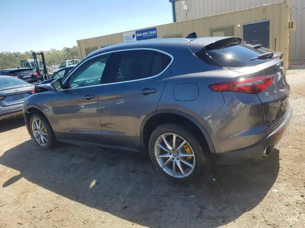 ZASFAKBN5J7C00111 2018 ALFA ROMEO STELVIO - Image 2