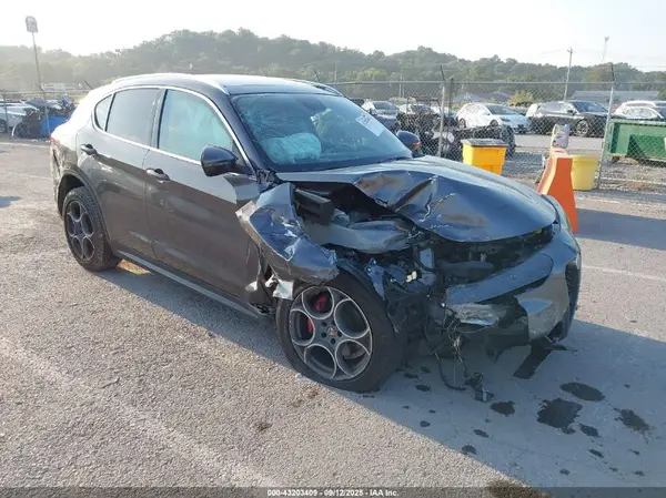 ZASFAKBN5J7C04367 2018 ALFA ROMEO STELVIO