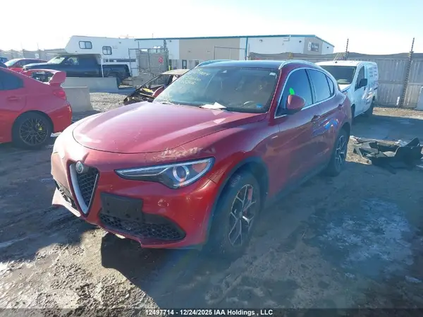 ZASFAKBN5J7C05566 2018 ALFA ROMEO STELVIO - Image 2