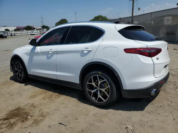 ZASFAKBN5J7C17118 2018 ALFA ROMEO STELVIO - Image 2
