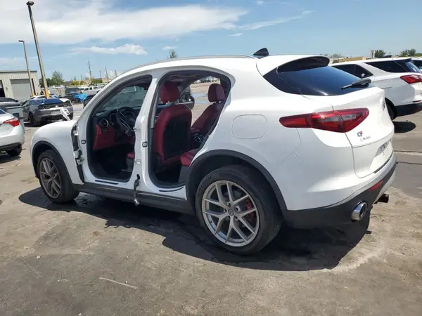 ZASFAKBN5J7C18172 2018 ALFA ROMEO STELVIO - Image 2