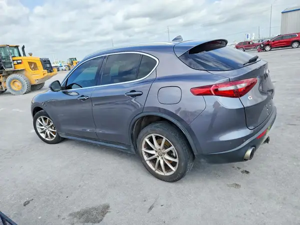 ZASFAKBN6J7B60007 2018 ALFA ROMEO STELVIO - Image 2