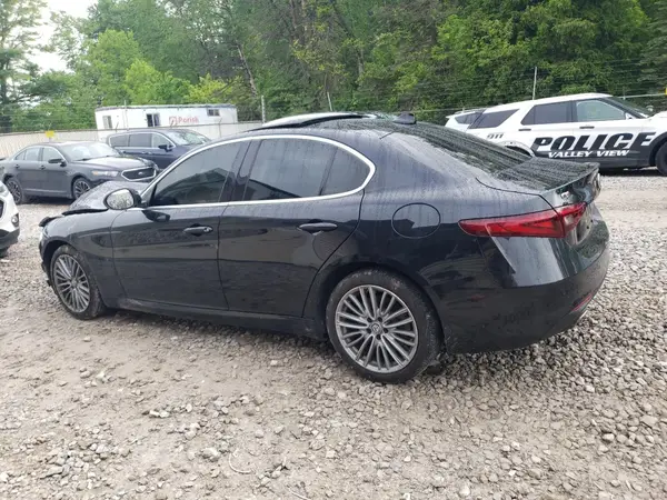 ZASFAKBN6J7B60704 2018 ALFA ROMEO STELVIO - Image 2