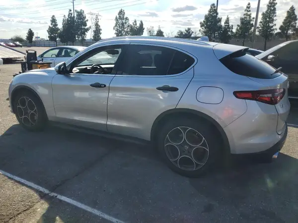 ZASFAKBN6J7B80502 2018 ALFA ROMEO STELVIO - Image 2