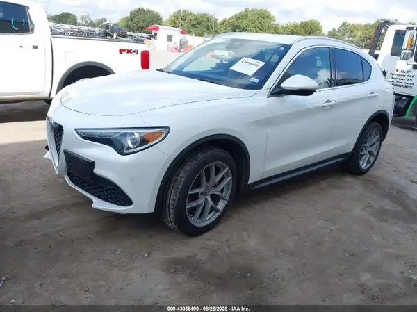 ZASFAKBN6J7B86106 2018 ALFA ROMEO STELVIO - Image 2