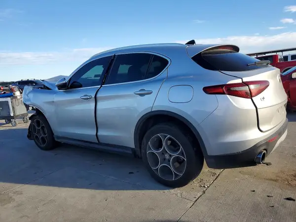 ZASFAKBN6J7B88244 2018 ALFA ROMEO STELVIO - Image 2