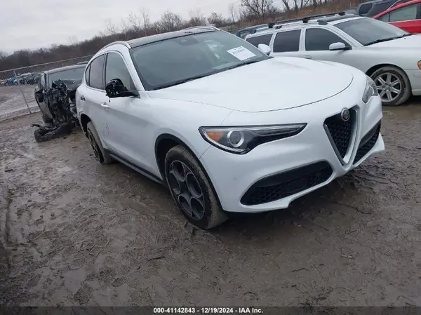 ZASFAKBN6J7C10128 2018 ALFA ROMEO STELVIO - Image 1