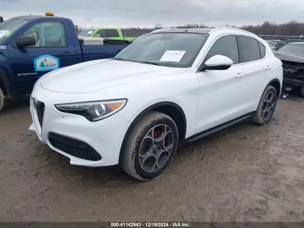 ZASFAKBN6J7C10128 2018 ALFA ROMEO STELVIO - Image 2