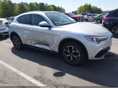 ZASFAKBN6J7C15975 2018 ALFA ROMEO STELVIO