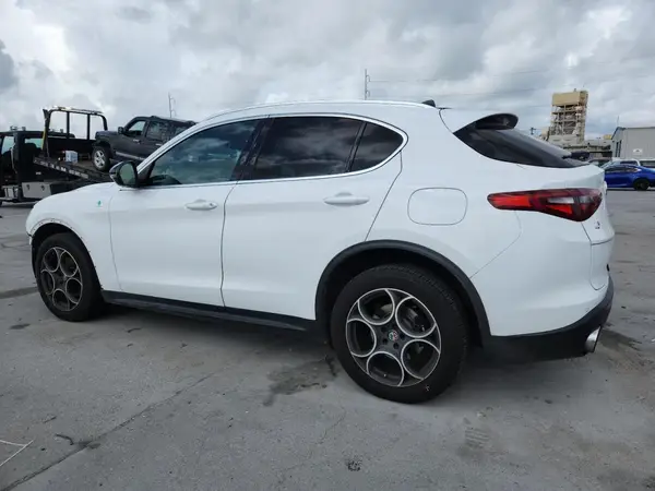 ZASFAKBN7J7B78287 2018 ALFA ROMEO STELVIO - Image 2