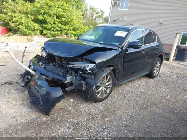 ZASFAKBN7J7B81917 2018 ALFA ROMEO STELVIO - Image 2