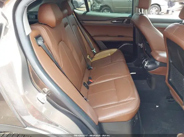 ZASFAKBN7J7C08131 2018 ALFA ROMEO STELVIO - Image 8