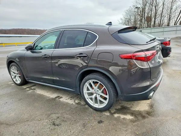 ZASFAKBN7J7C28766 2018 ALFA ROMEO STELVIO - Image 2