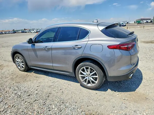 ZASFAKBN8J7B59795 2018 ALFA ROMEO STELVIO - Image 2
