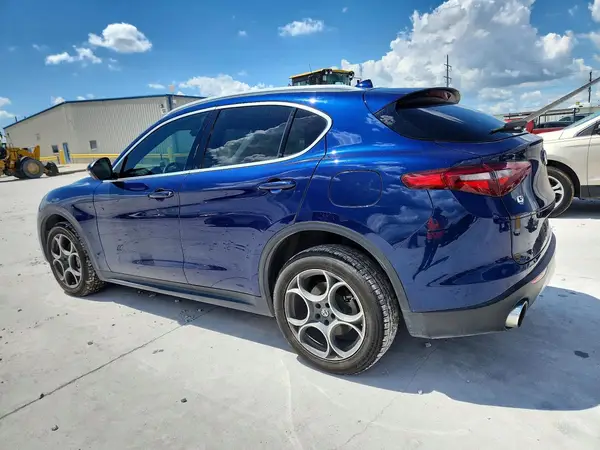 ZASFAKBN8J7B64351 2018 ALFA ROMEO STELVIO - Image 2