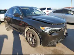 ZASFAKBN8J7B66875 2018 ALFA ROMEO STELVIO