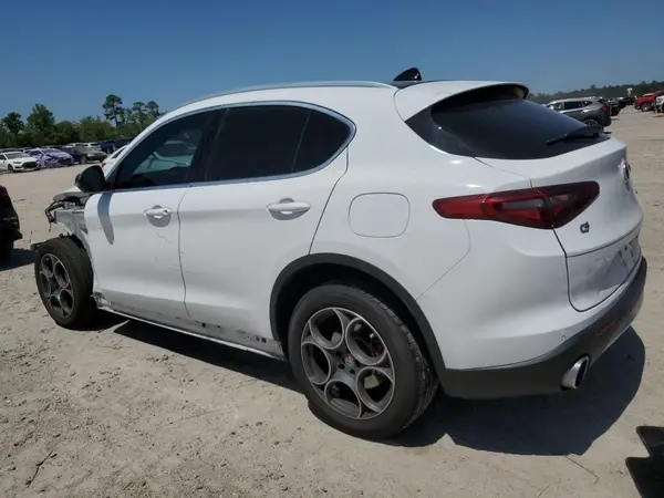 ZASFAKBN8J7B80499 2018 ALFA ROMEO STELVIO - Image 2
