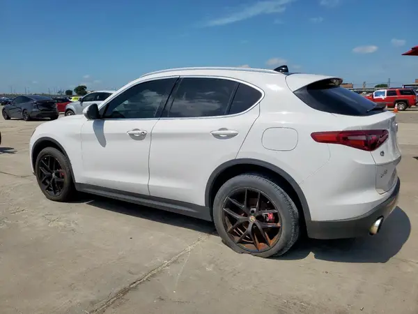 ZASFAKBN8J7B81876 2018 ALFA ROMEO STELVIO - Image 2