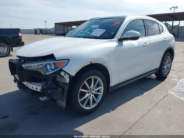 ZASFAKBN8J7B97141 2018 ALFA ROMEO STELVIO - Image 2