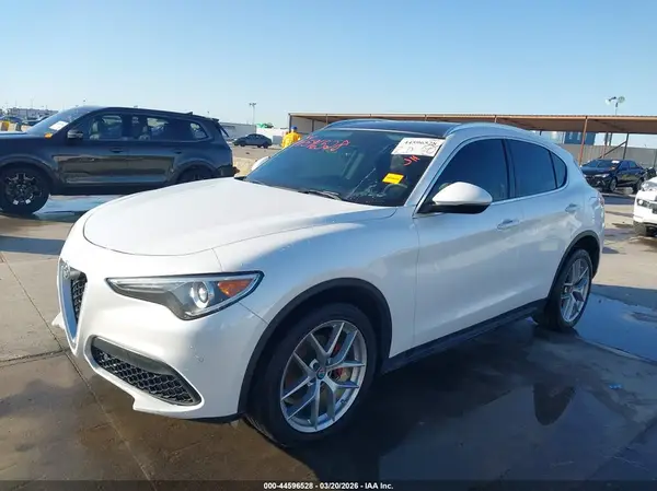 ZASFAKBN8J7C22670 2018 ALFA ROMEO STELVIO - Image 2