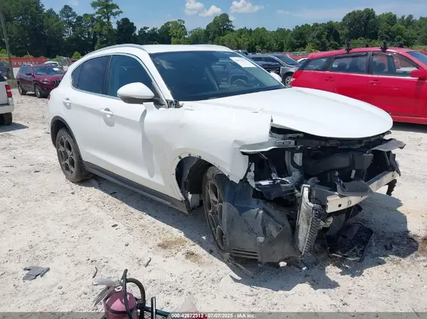 ZASFAKBN9J7B69011 2018 ALFA ROMEO STELVIO - Image 1