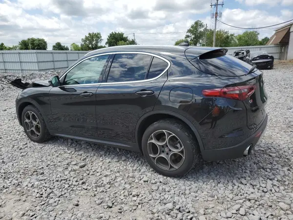 ZASFAKBN9J7C16005 2018 ALFA ROMEO STELVIO - Image 2