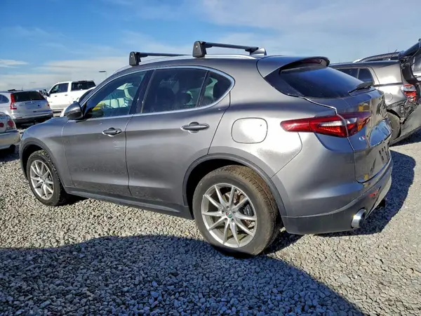 ZASFAKBNXJ7B63959 2018 ALFA ROMEO STELVIO - Image 2
