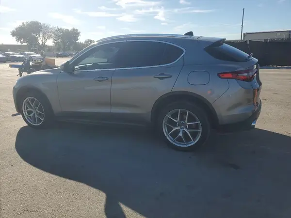 ZASFAKBNXJ7B98405 2018 ALFA ROMEO STELVIO - Image 2