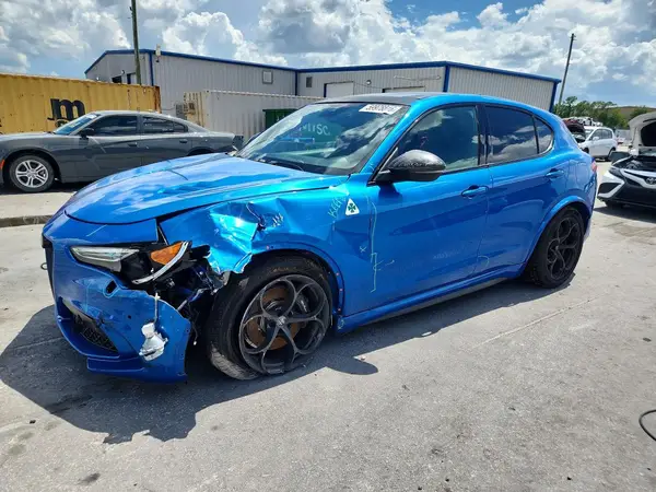 ZASFAKEV0J7C17149 2018 ALFA ROMEO STELVIO