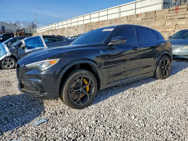 ZASFAKEV0J7C27485 2018 ALFA ROMEO STELVIO