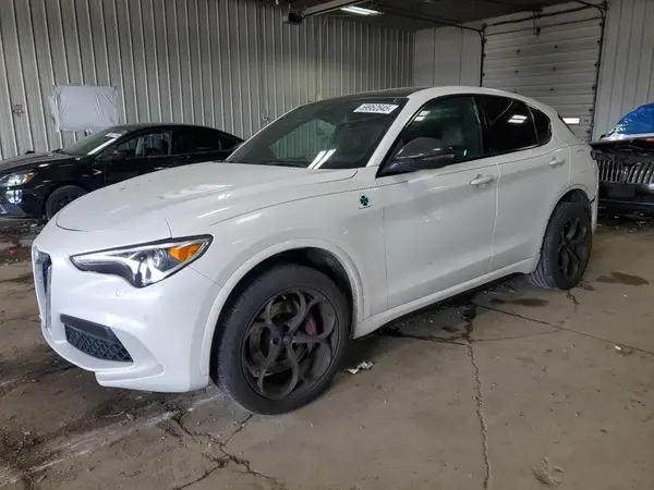 ZASFAKEV2J7C03902 2018 ALFA ROMEO STELVIO - Image 1