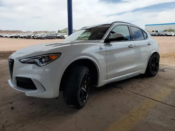 ZASFAKEV2J7C20683 2018 ALFA ROMEO STELVIO - Image 1