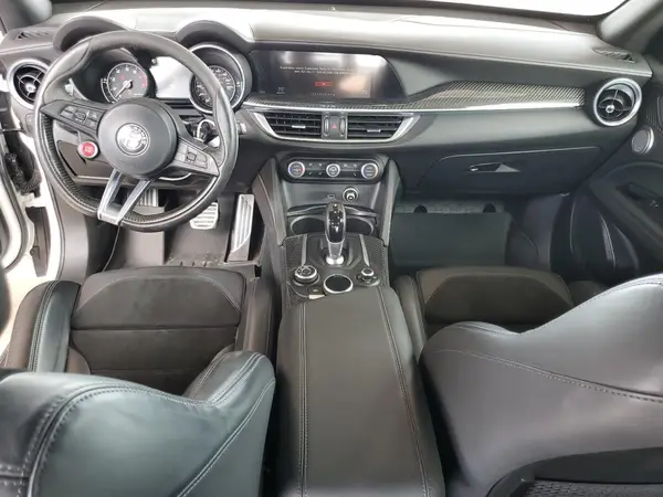 ZASFAKEV2J7C20683 2018 ALFA ROMEO STELVIO - Image 8