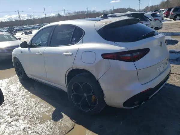 ZASFAKEV3J7C18974 2018 ALFA ROMEO STELVIO - Image 2