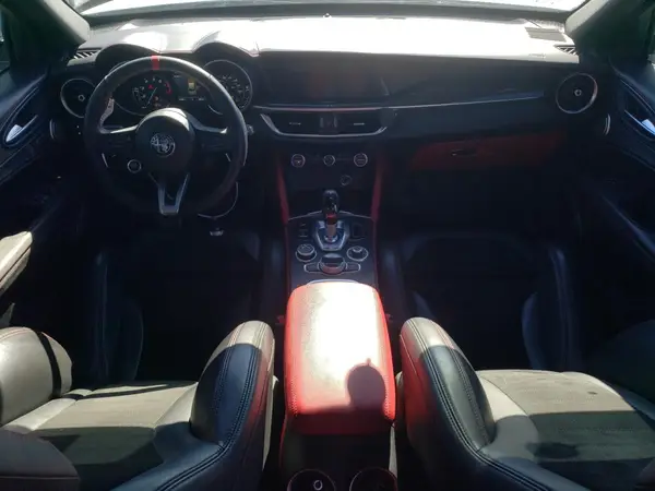 ZASFAKEV3J7C18974 2018 ALFA ROMEO STELVIO - Image 8