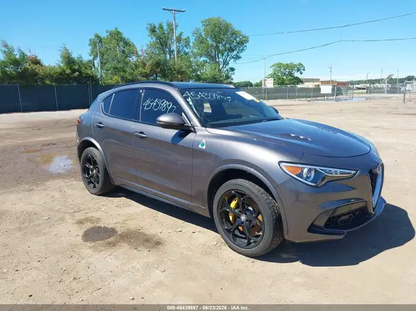 ZASFAKEV5J7C15476 2018 ALFA ROMEO STELVIO