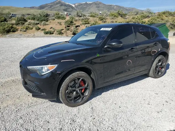 ZASFAKEV5J7C24212 2018 ALFA ROMEO STELVIO - Image 1