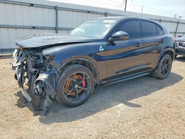 ZASFAKEV6J7C15633 2018 ALFA ROMEO STELVIO