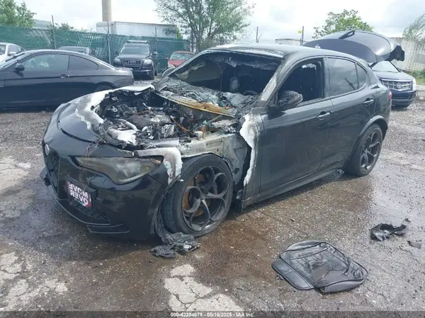ZASFAKEV6J7C22226 2018 ALFA ROMEO STELVIO - Image 2