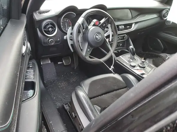 ZASFAKEV8J7C17237 2018 ALFA ROMEO STELVIO - Image 8