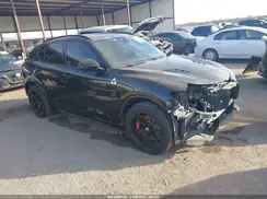 ZASFAKEVXJ7C20883 2018 ALFA ROMEO STELVIO