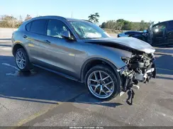 ZASFAKNN0J7B60841 2018 ALFA ROMEO STELVIO