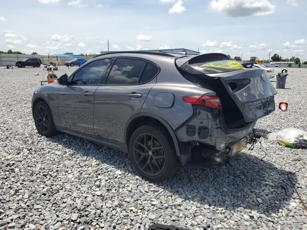 ZASFAKNN0J7B68065 2018 ALFA ROMEO STELVIO - Image 2