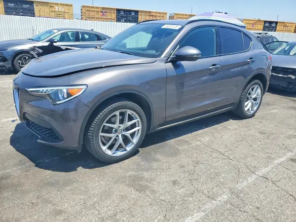 ZASFAKNN0J7B97565 2018 ALFA ROMEO STELVIO