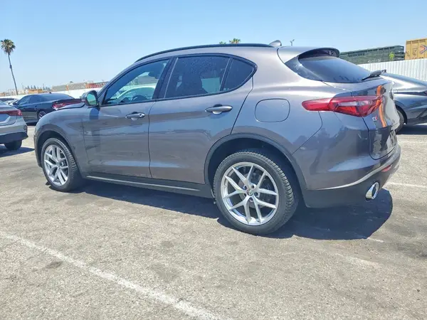 ZASFAKNN0J7B97565 2018 ALFA ROMEO STELVIO - Image 2