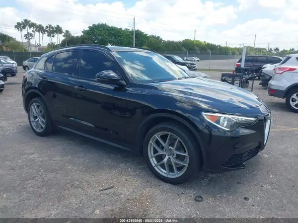 ZASFAKNN0J7C01260 2018 ALFA ROMEO STELVIO - Image 1