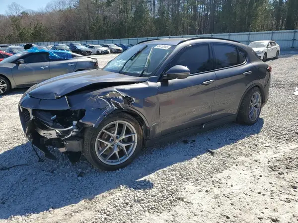 ZASFAKNN1J7B60928 2018 ALFA ROMEO STELVIO - Image 1