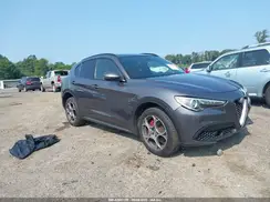 ZASFAKNN1J7B73906 2018 ALFA ROMEO STELVIO