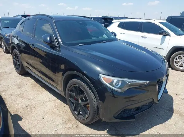 ZASFAKNN1J7B77406 2018 ALFA ROMEO STELVIO